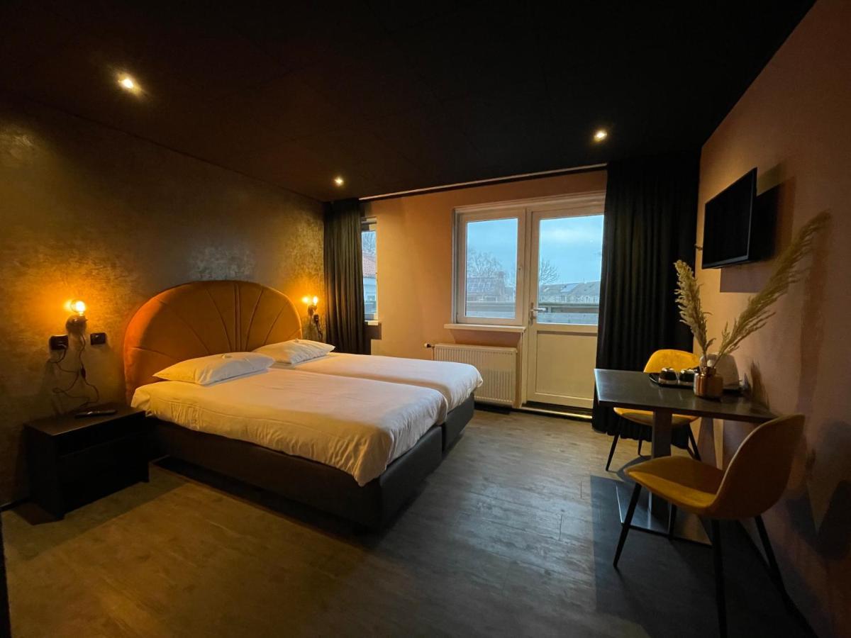 Hotel Restaurant Anno Nu โอชต์คาเปลเล ภายนอก รูปภาพ